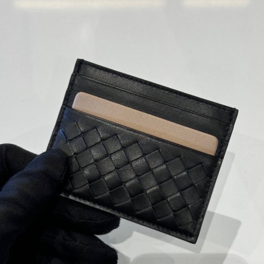 🎊佳節特賣🎁Bottega Veneta 162150 經典小羊皮編織名片卡夾 黑色-1