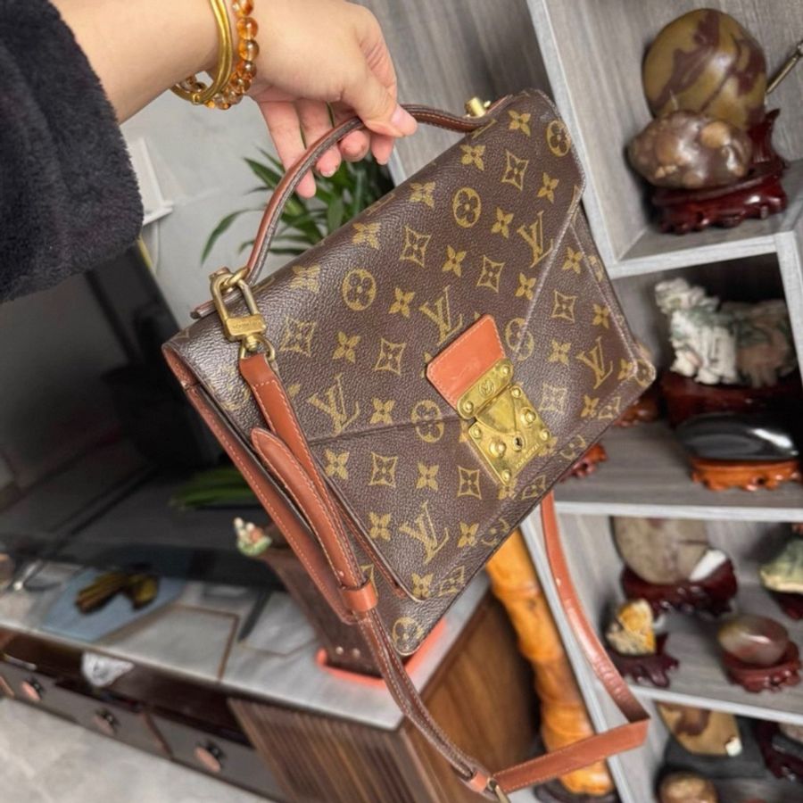 lv老花蒙梭包-5