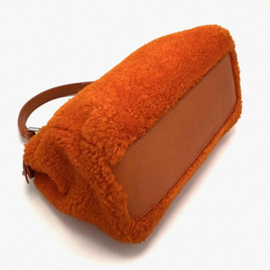 FENDI 橙色銀扣限量款羊羔毛小號peekaboo手提肩背斜背包 25*18*12 9新 配件塵袋-3