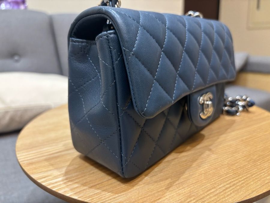 chanel 藍色羊皮銀鏈coco 包-3