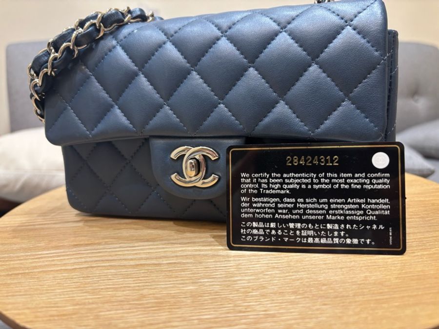 chanel 藍色羊皮銀鏈coco 包-6