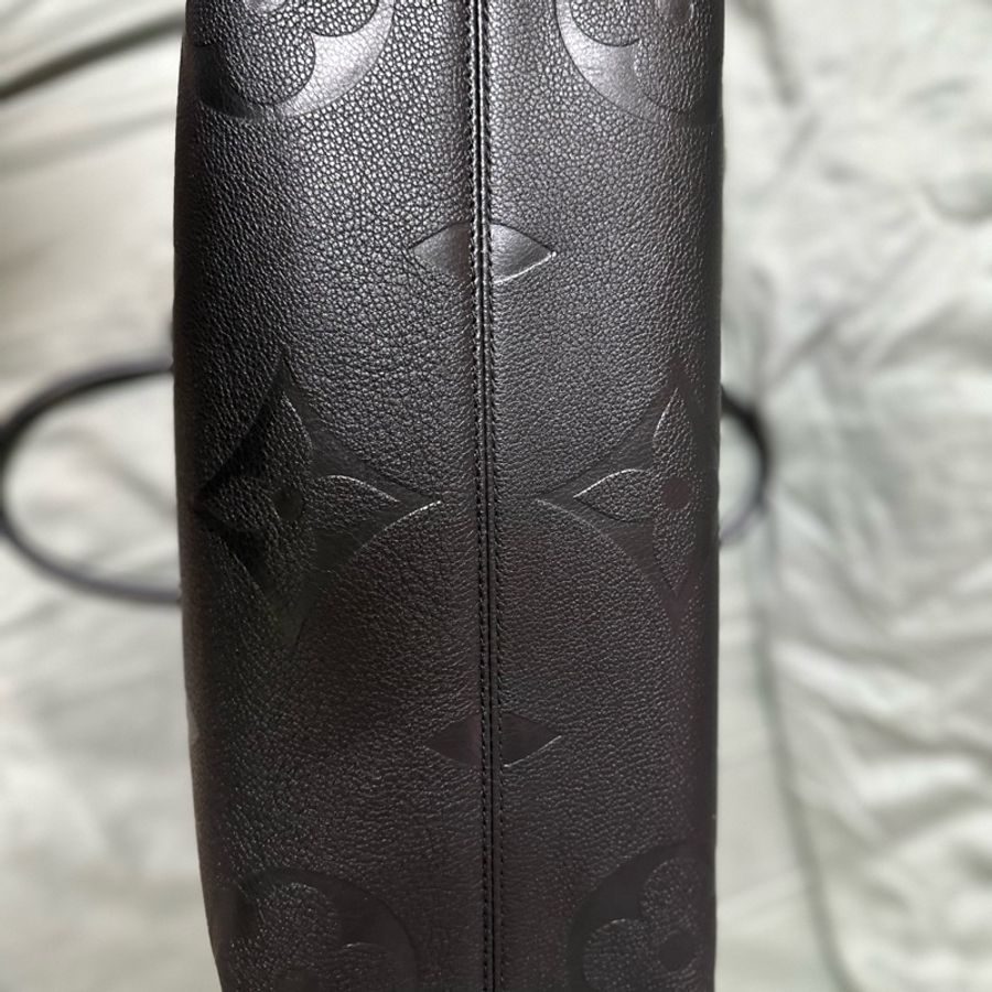 LV On the go MM真皮黑-9