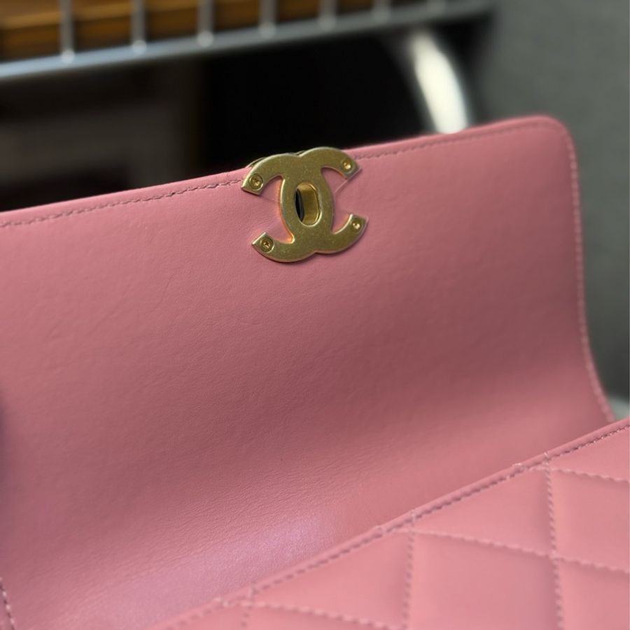 (保留中)(2025/11月櫃上保養)Chanel雙金球粉色斜背包 19cm ✨最新晶片款-12