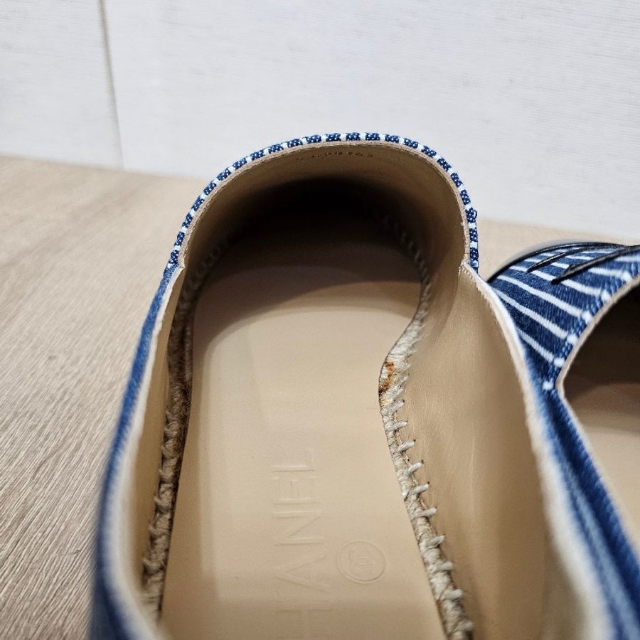 [福利出清☺️] Chanel 白藍線條帆布鉛筆鞋-18