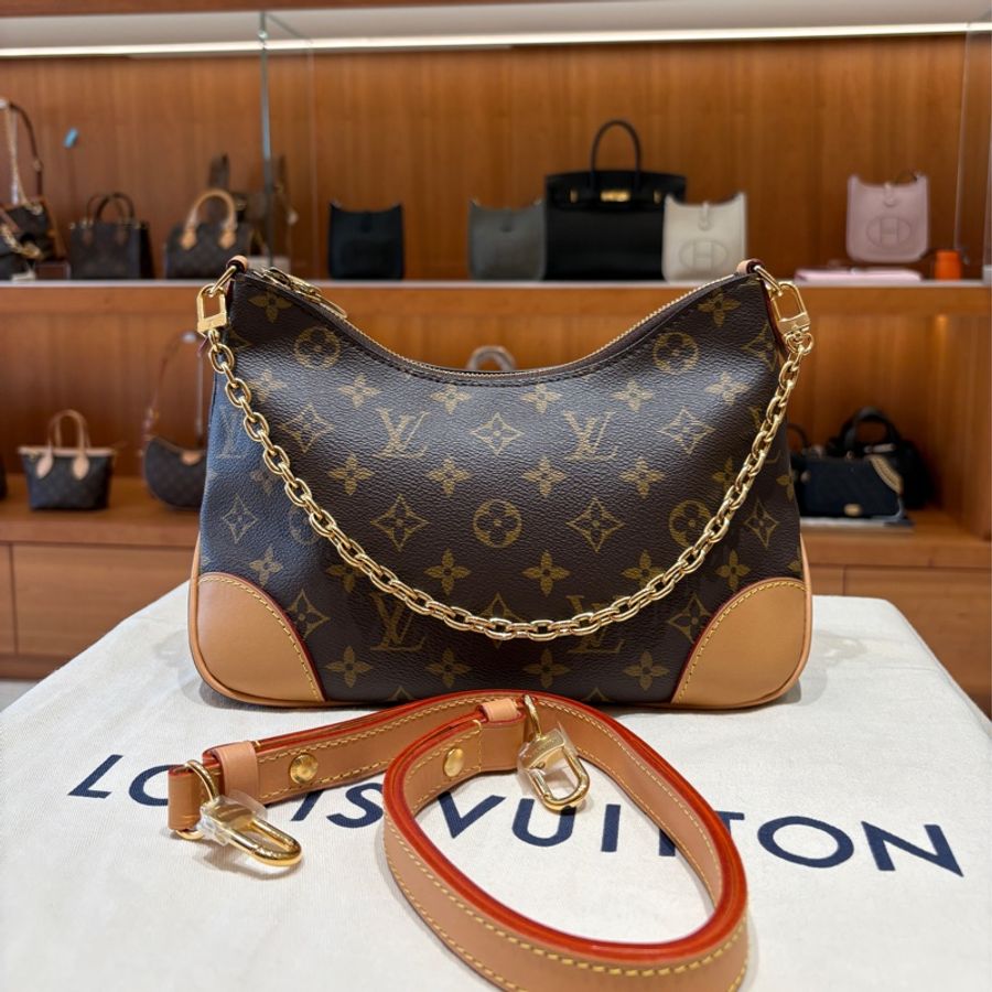 【質感與流線的完美融合】Louis Vuitton Monogram Boulogne 牛角包|經典老花帆布|金鍊肩背+天然皮飾邊-1