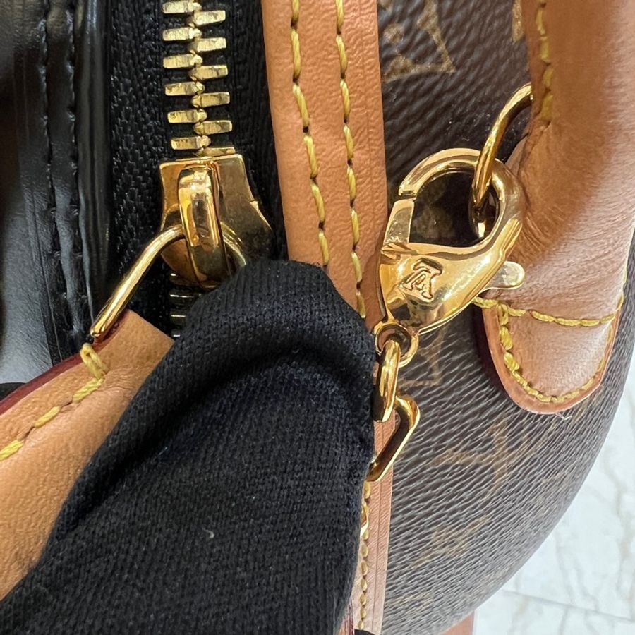 【LV 經典老花 × 限量藝術品】Louis Vuitton Monogram Egg Bag 恐龍蛋手提包|立體雕塑感設計|限量稀有收藏款-15
