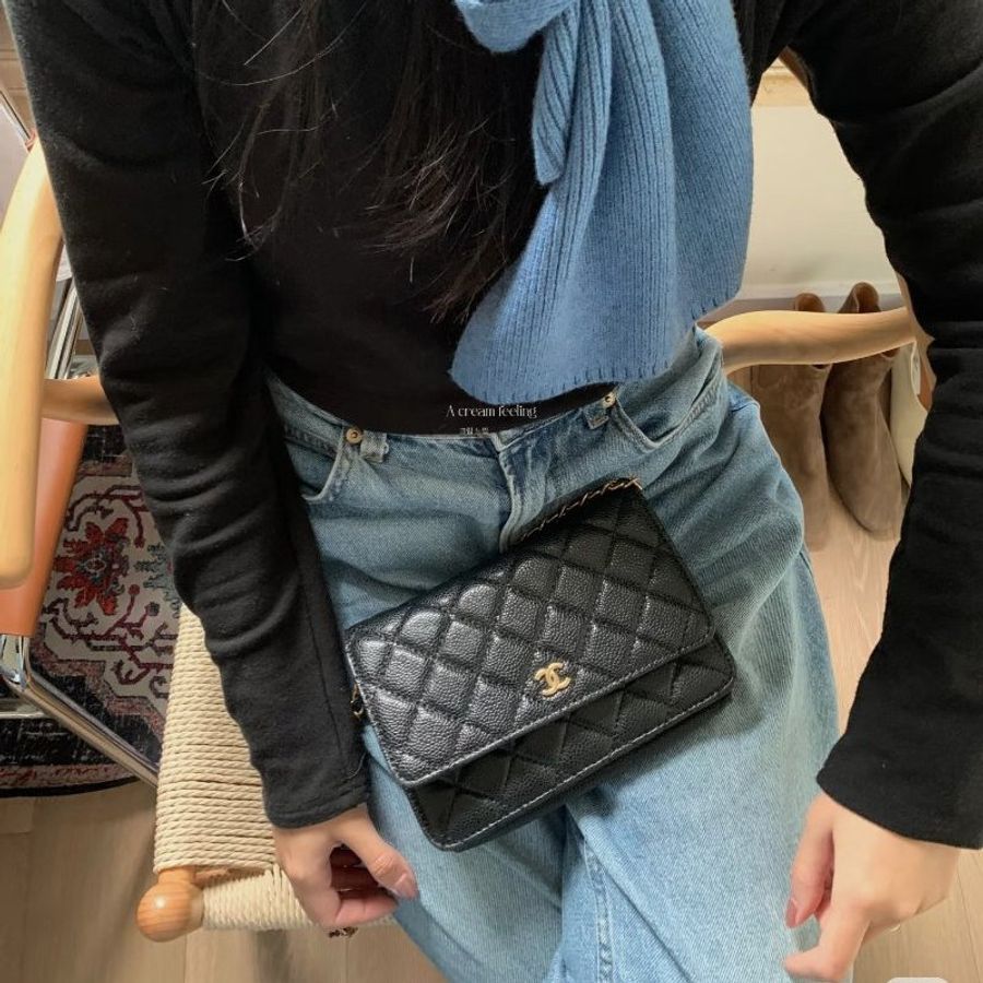 CHANEL - 黑色荔枝皮金釦WOC-4