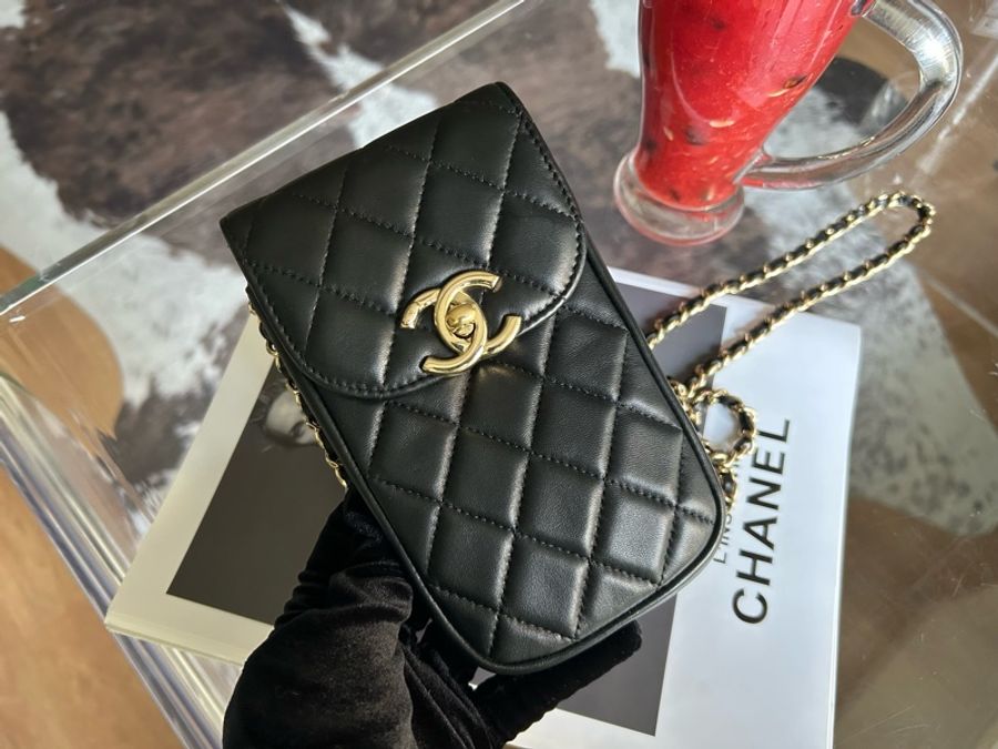 Chanel香奈兒黑金雙C logo菱格紋手機鏈條包-0