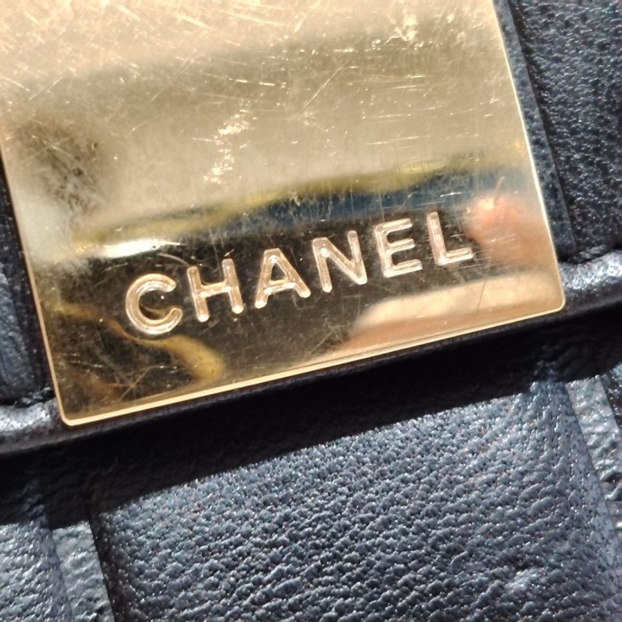 CHANEL中古黑金冰格兩摺錢包-19