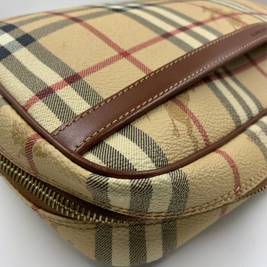 Burberry Clutch-5