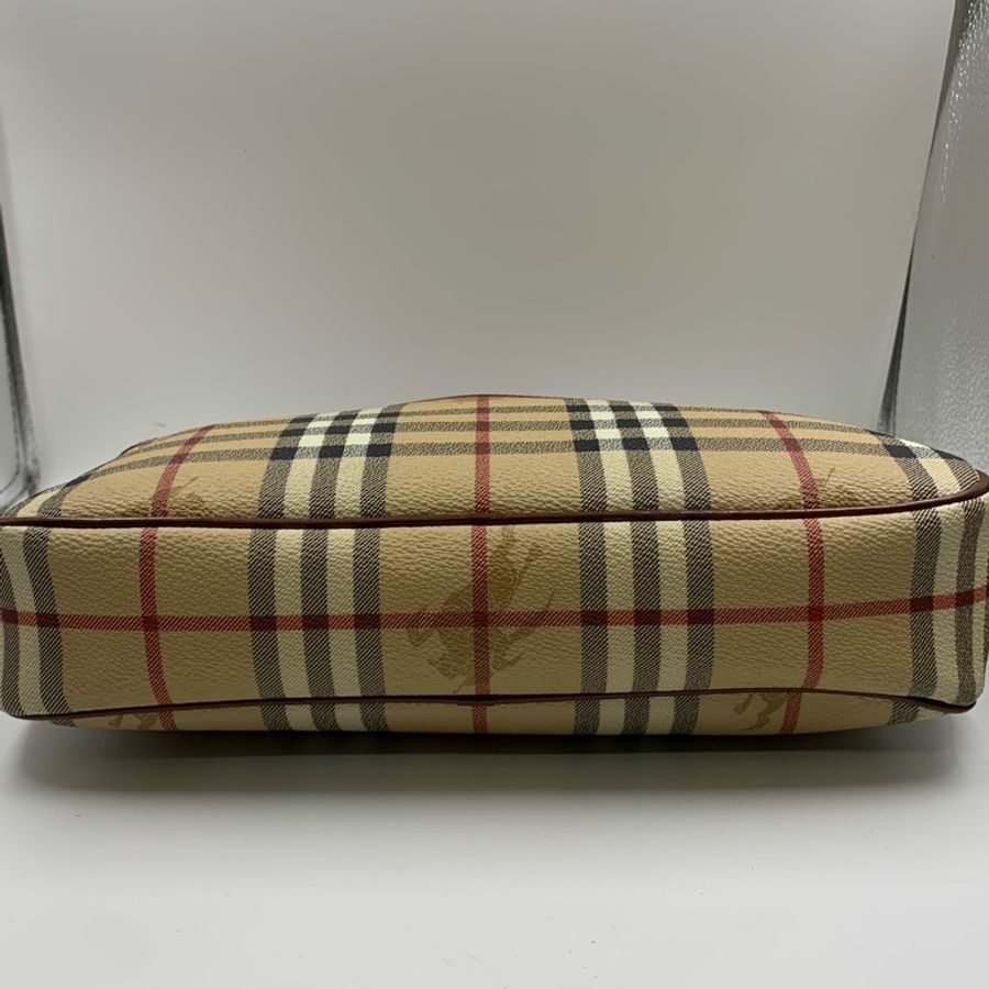 Burberry Clutch-13