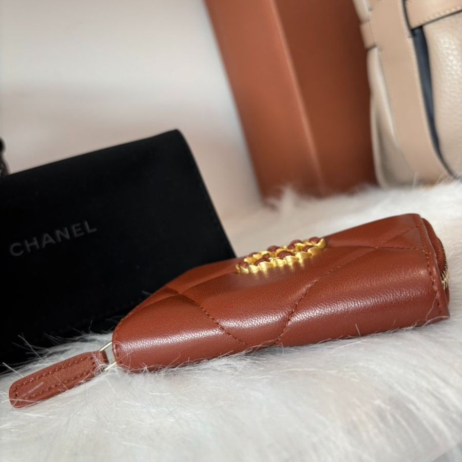 {全新未使用✨超美棕色🤎}CHANEL 19 菱格紋小羊皮拉鍊零錢包-3