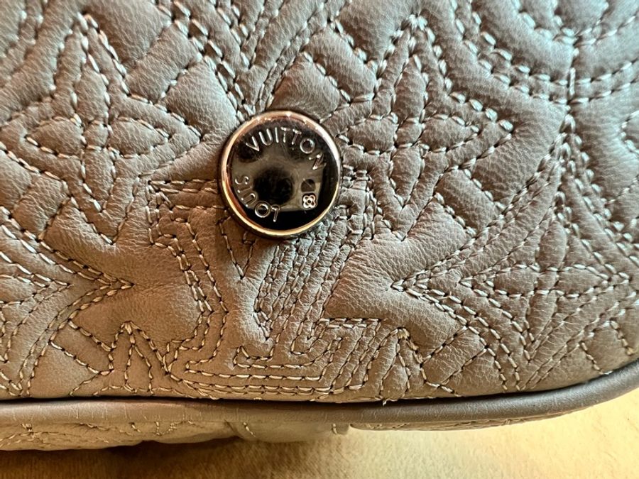 【春賞八折特價 】 Louis Vuitton Monogram Antheia Ixia GM 灰色安緹雅系列柔美刺繡小羊皮托特/旅行包-4