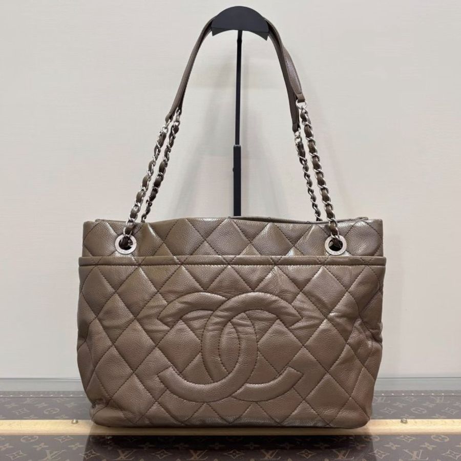 CHANEL/棕色銀扣雙C 手提肩背包32*25*15 9新配件塵袋-0