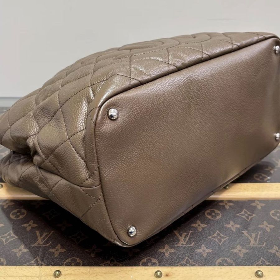 CHANEL/棕色銀扣雙C 手提肩背包32*25*15 9新配件塵袋-2