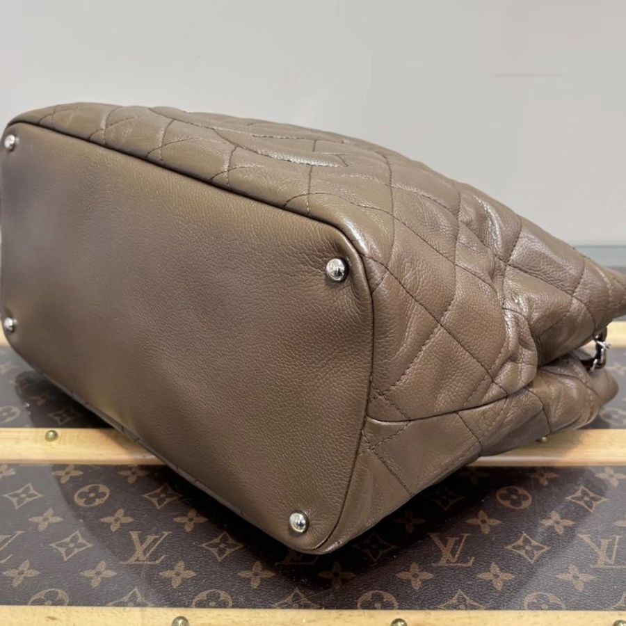 CHANEL/棕色銀扣雙C 手提肩背包32*25*15 9新配件塵袋-5