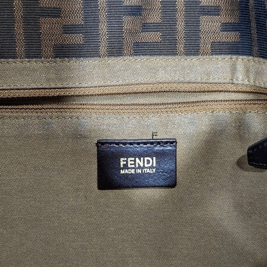 FENDI Maxi 法棍包-8