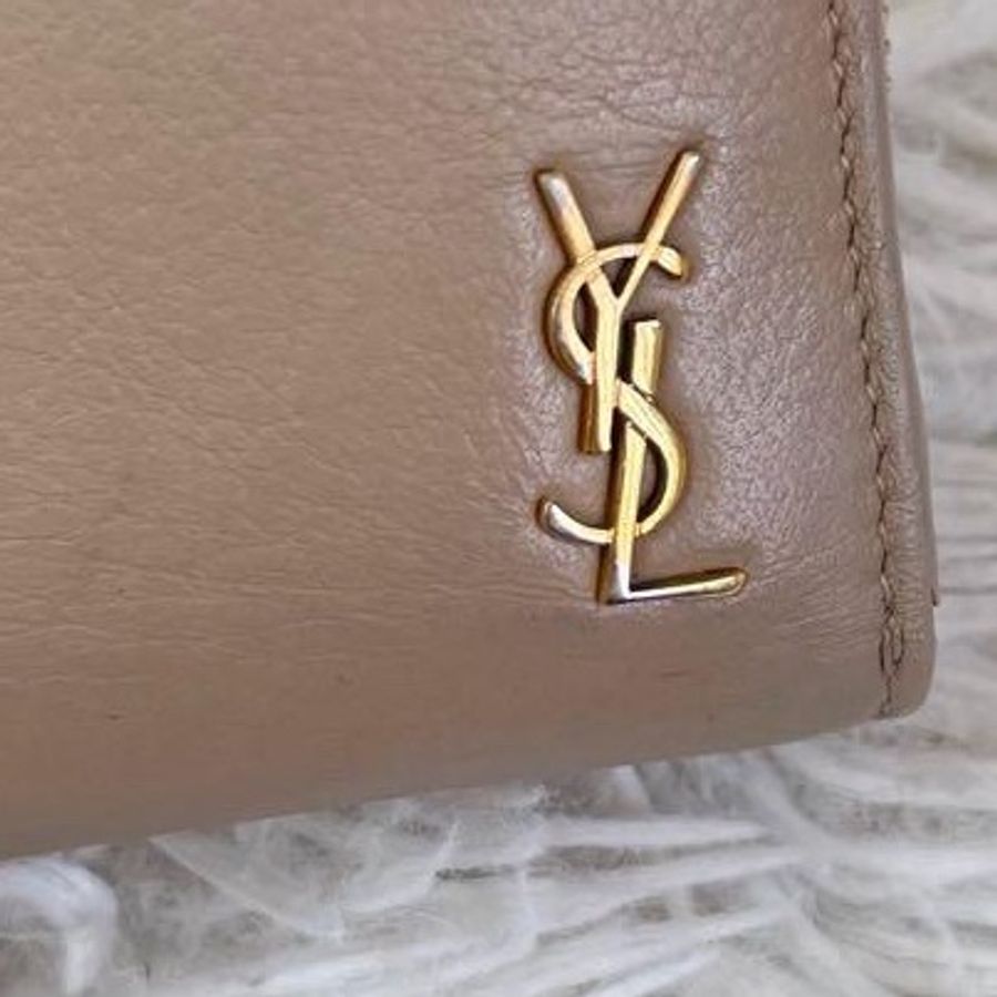 🌷YSL 奶茶色短夾 |經典花紋✦fufu style 精品✦ 氣質款|皮夾.短夾.錢包-4