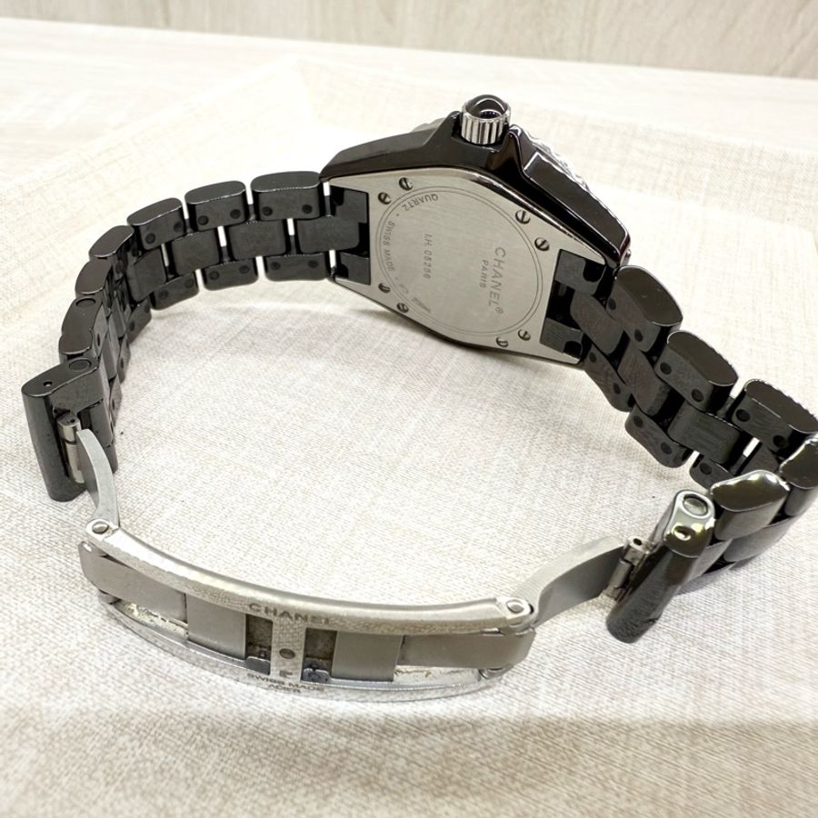 CHANEL黑色陶瓷12點鑽石英錶J12 33mm-5