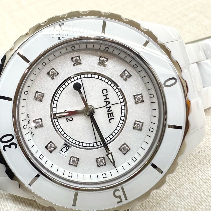 CHANEL白色陶瓷12點鑽J12石英錶33mm/H1628-5