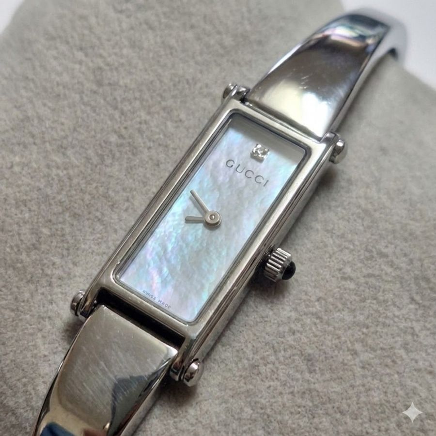 Gucci (古馳)天然真鑽女士腕錶 - 1500L-12
