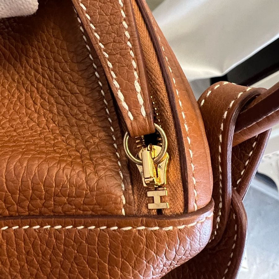 Hermès 愛馬仕 Lindy 26 U刻 |金棕色|金扣-15