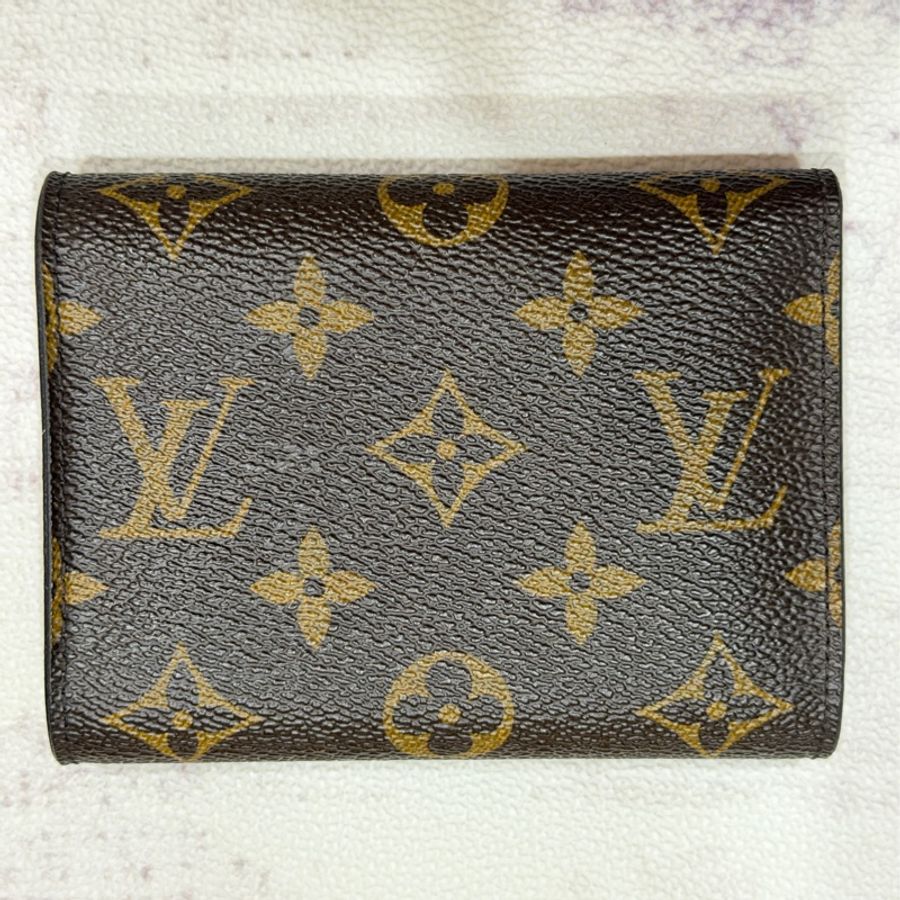 LV Victorine 粉色老花三折短夾-2