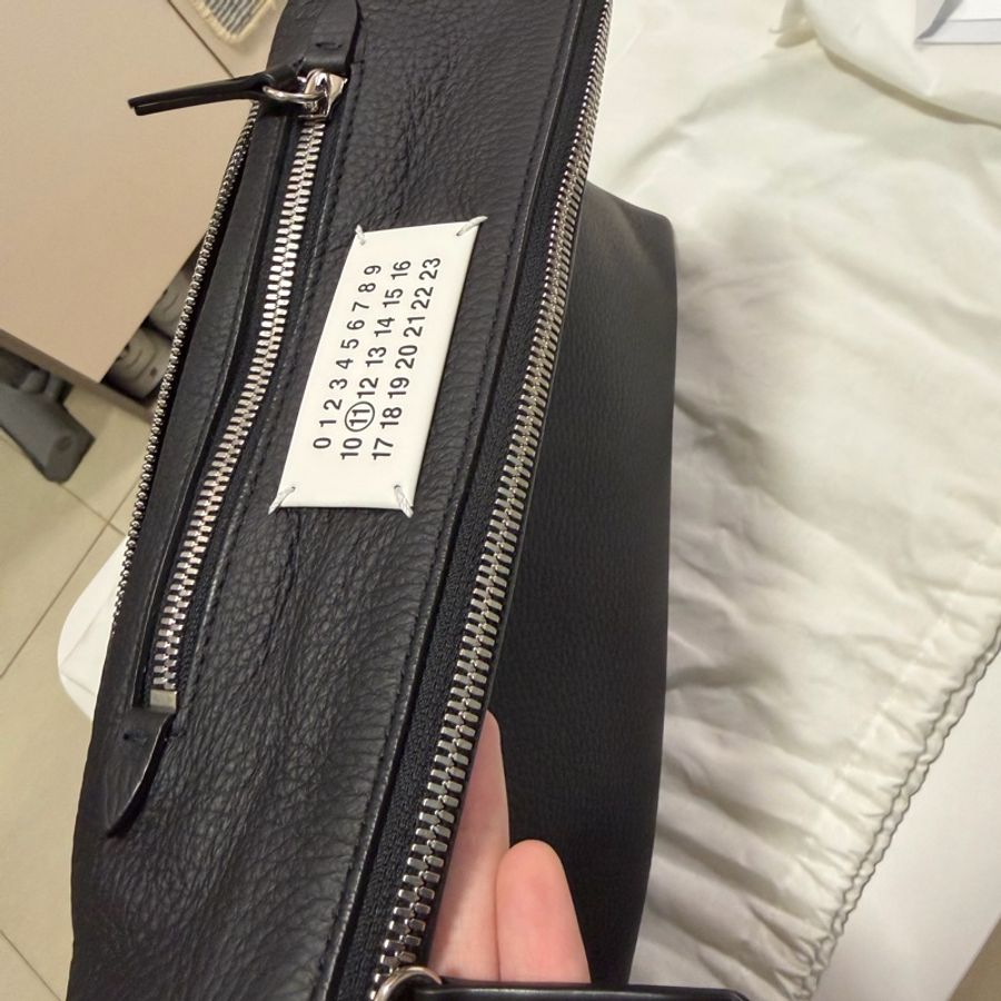 Maison Margiela 黑色皮革斜挎包 SB1WG0003-P4746 Soft 5AC on-body bag-18
