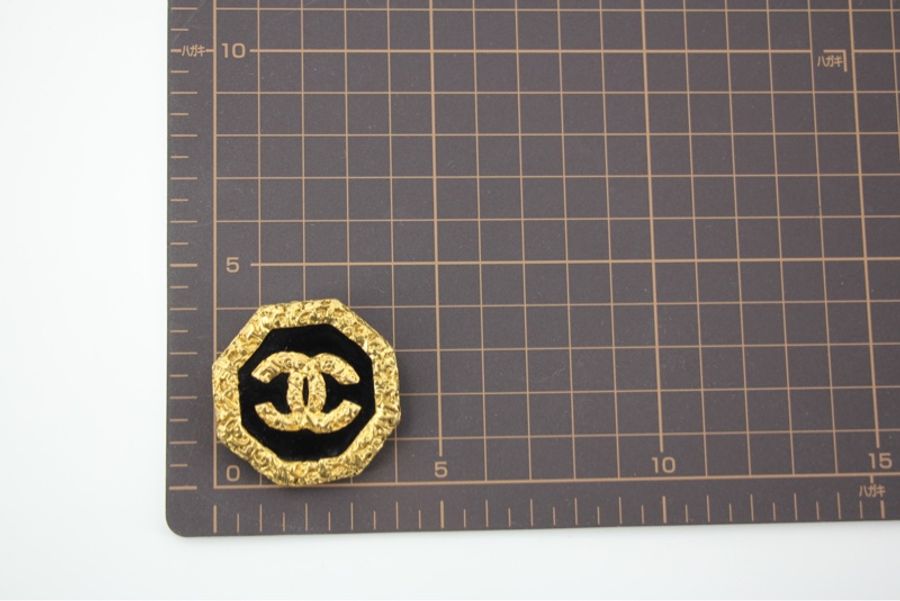 Chanel Vintage 93A 熔岩八角黑金色胸針-14