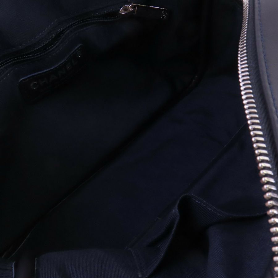 CHANEL 牛皮皮革Chevron Camera Bag銀扣鏈帶肩背袋-4