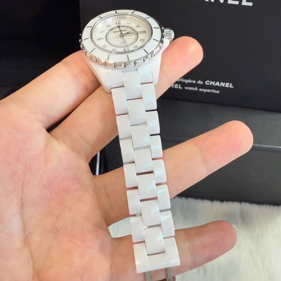 CHANEL 時尚名媛必備 J12 8鑽珍珠母貝款-5