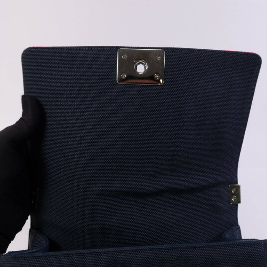 CHANEL 帆布Boy 25銀扣鏈帶肩背袋-10