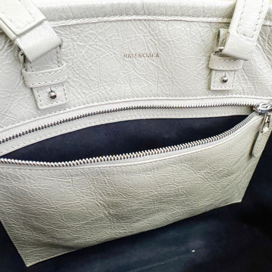 巴黎世家經典米白灰牛皮條紋托特包 兩用背袋 BALENCIAGA Barbes Medium East-West-17