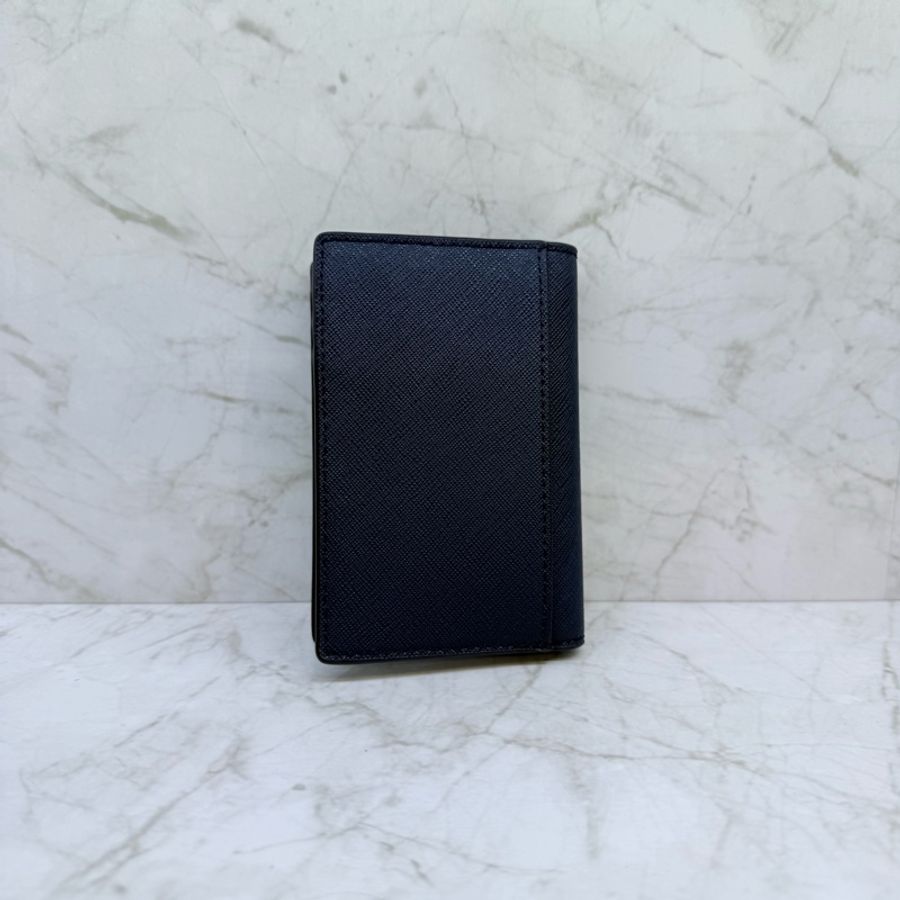 MK Saffiano 防刮皮革直式對開短夾-藍-1