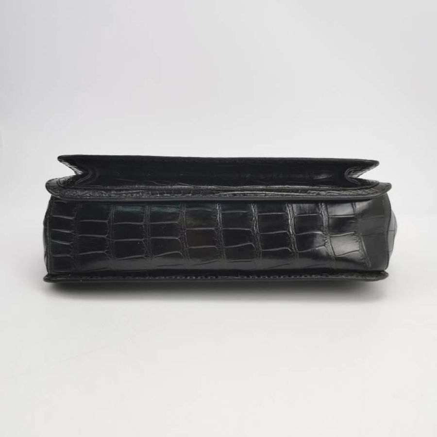Gucci鱷魚皮純色壓紋字母ogo金屬扣手提包-5