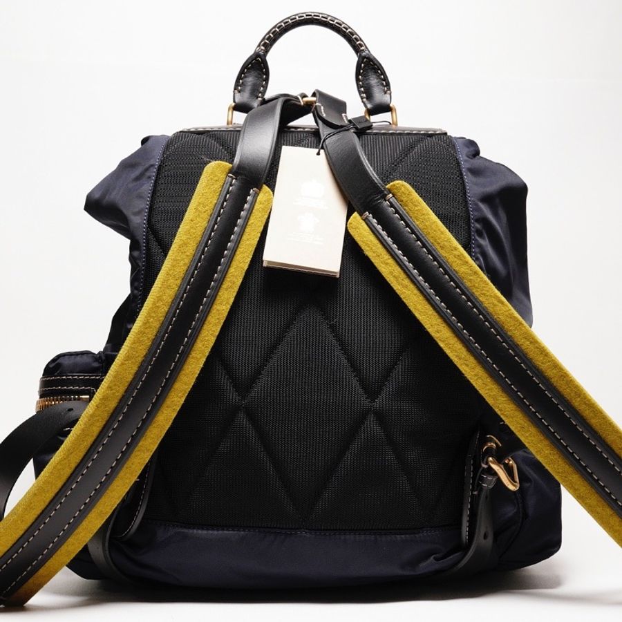 BURBERRY The Rucksack Vintage 經典金色LOGO翻蓋中型後背包(藍色/M)-1