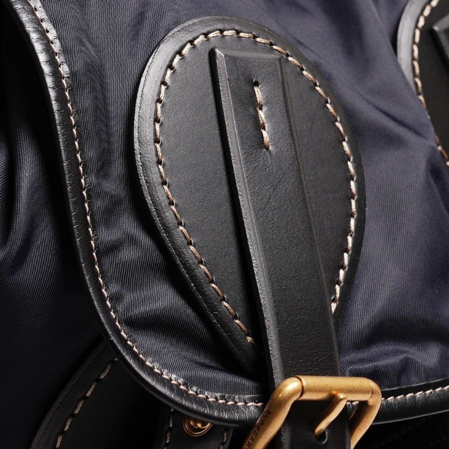BURBERRY The Rucksack Vintage 經典金色LOGO翻蓋中型後背包(藍色/M)-7