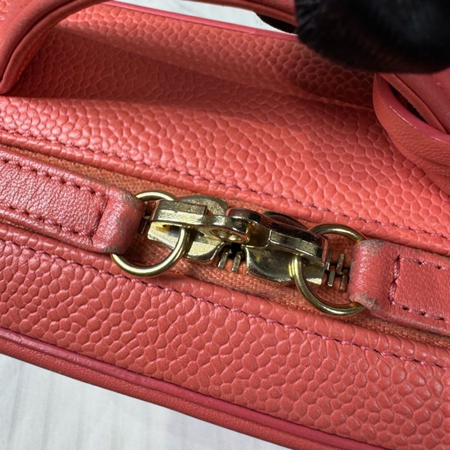 Chanel 荔枝牛皮 珊瑚粉 相機包、化妝盒子包Vanity case系列小號,可以手提單肩-12