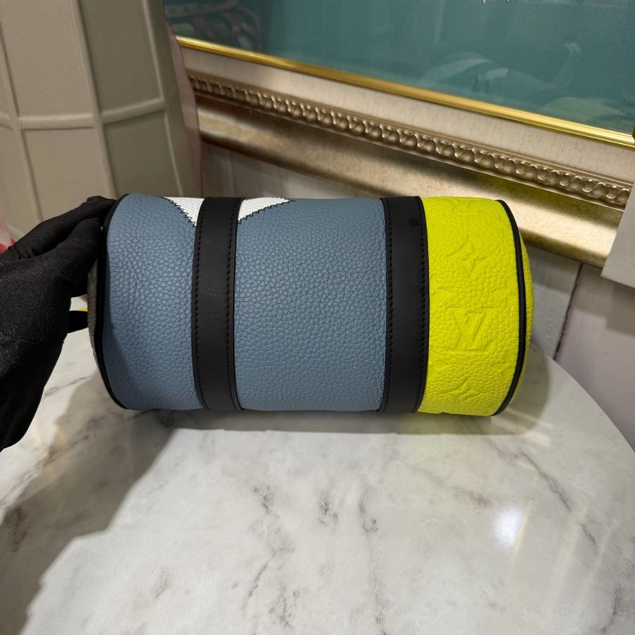 LV 藍牛皮拚黃白牛皮壓紋Polochon銀釦肩斜背包M59927-4