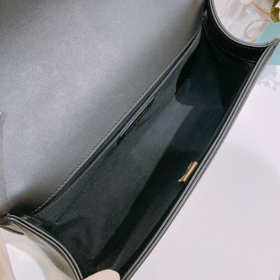 TW4584 CHANEL 香奈兒中號經典Boy系列鏈帶包包BOY 25CM LAMBSKIN-12