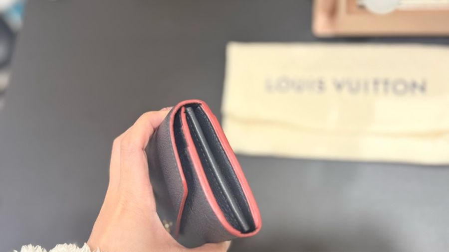 Louis Vuitton 深藍壓紋撞色長夾-3