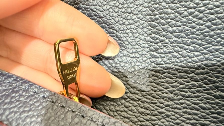 Louis Vuitton 深藍壓紋撞色長夾-17