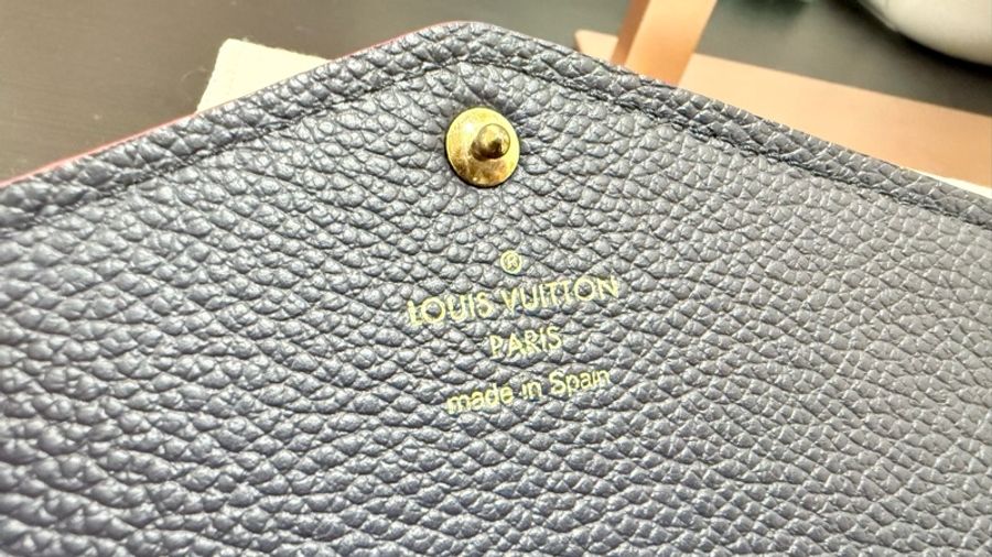 Louis Vuitton 深藍壓紋撞色長夾-19