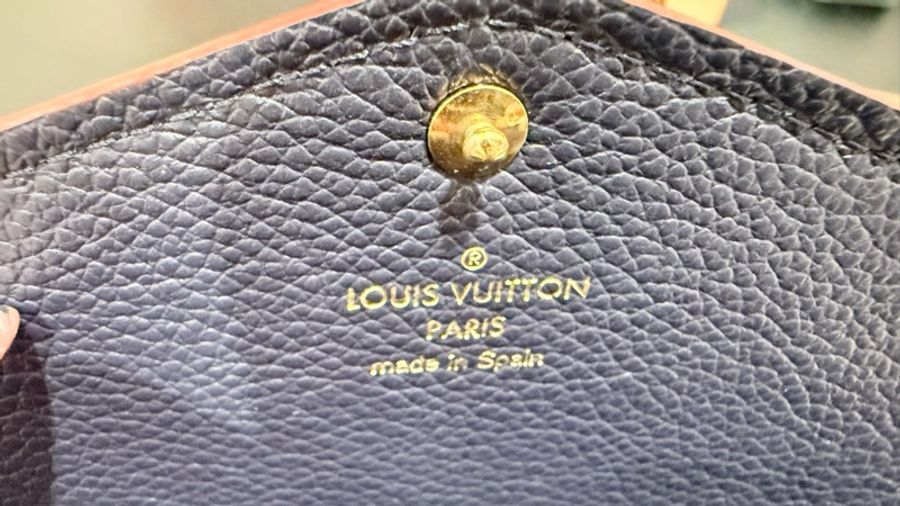 Louis Vuitton 深藍壓紋撞色長夾-24