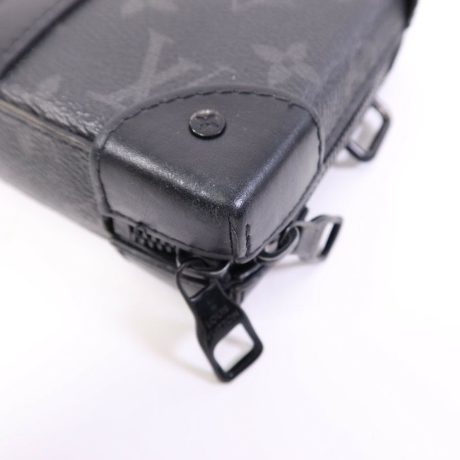 LOUIS VUITTON Monogram Eclipse Soft Trunk Wallet肩背袋-6