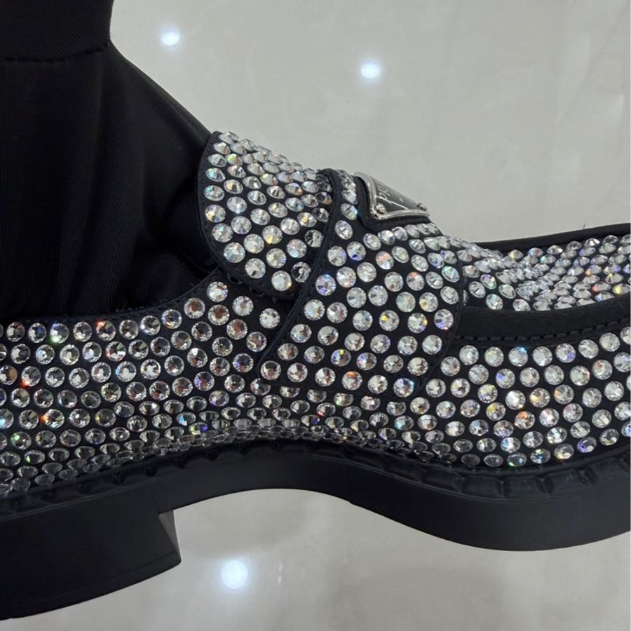 Prada 普拉達 閃鑽三角標樂福鞋-30