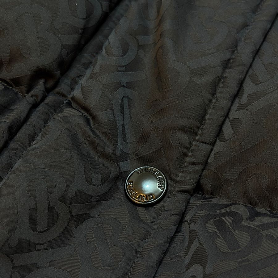 BURBERRY英國黑色TB連帽鵝絨大衣S-7