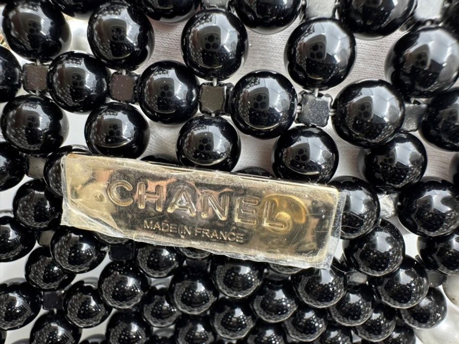 Chanel 22S Imitation Pearl Beaded Black & White Mini Rectangular Flap Bag-12