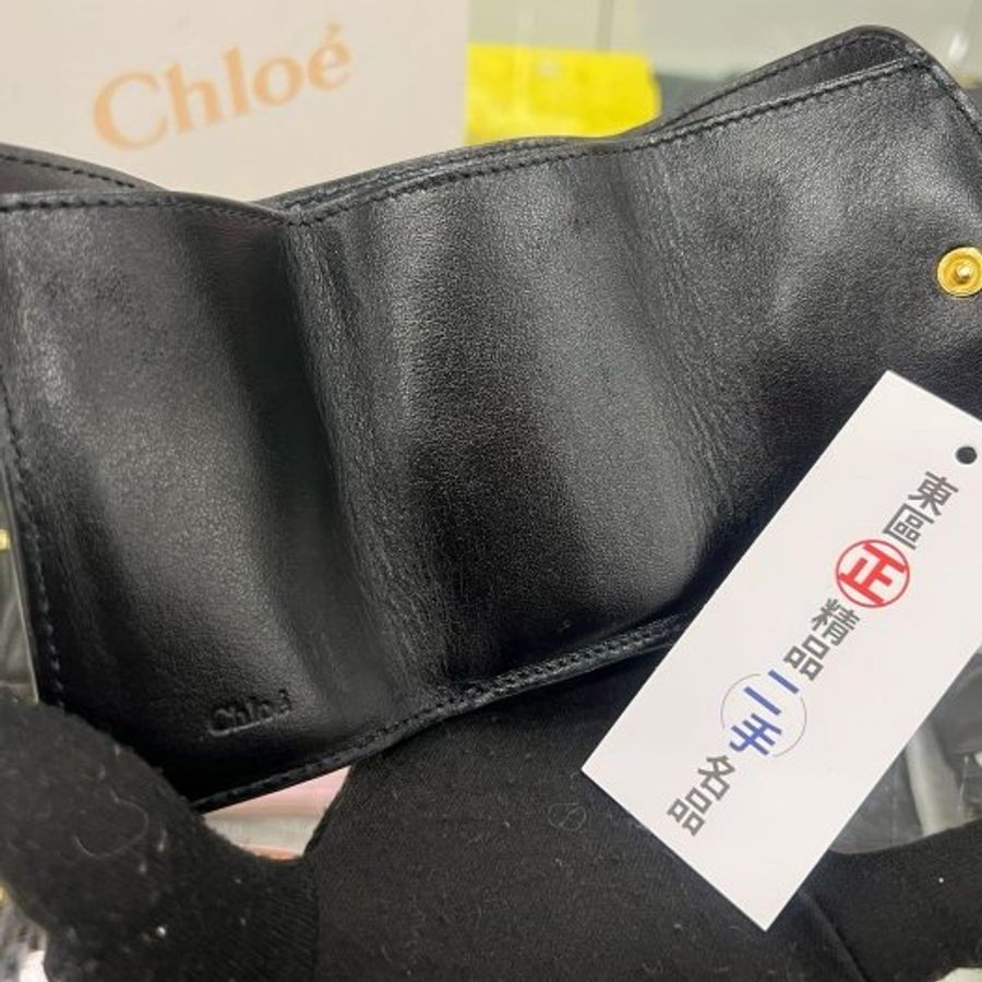 東區正精品㊣CHLOE 黑色金C字三折釦子零錢袋短夾 RZ5478-5