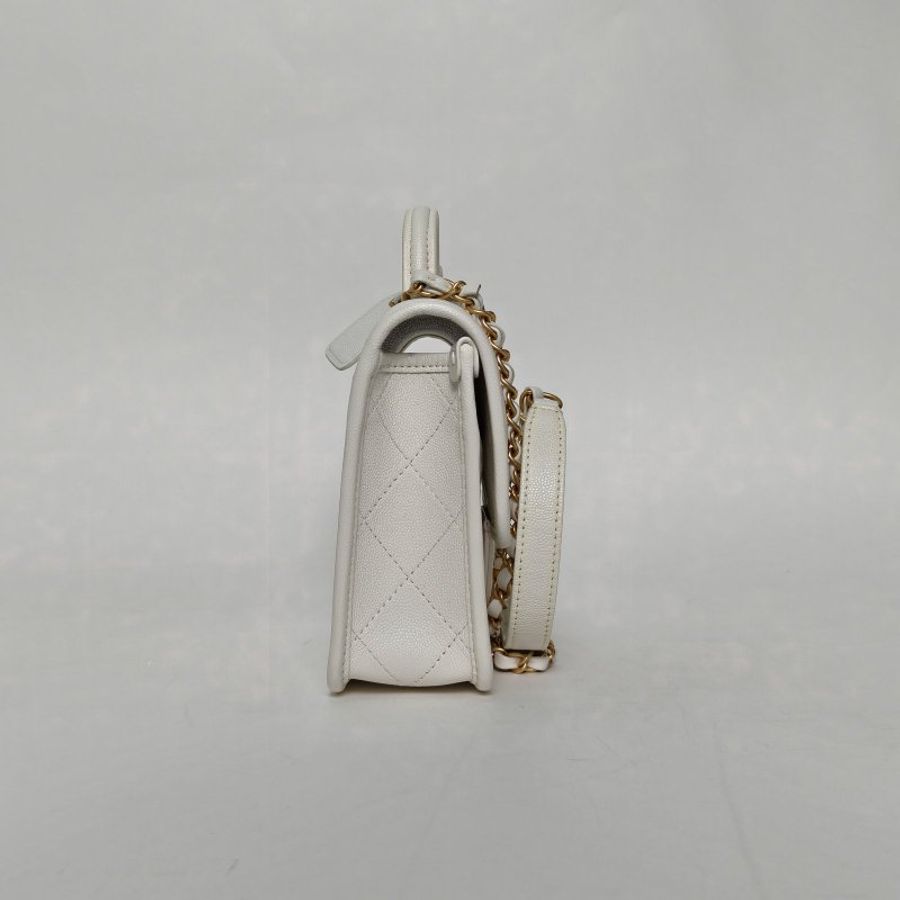CHANEL 22K手柄郵差包17白色荔枝牛皮晶片開金扣金屬皮牌皮手柄肩背包-1